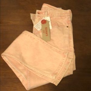 Woman’s skinny Levi Jeans